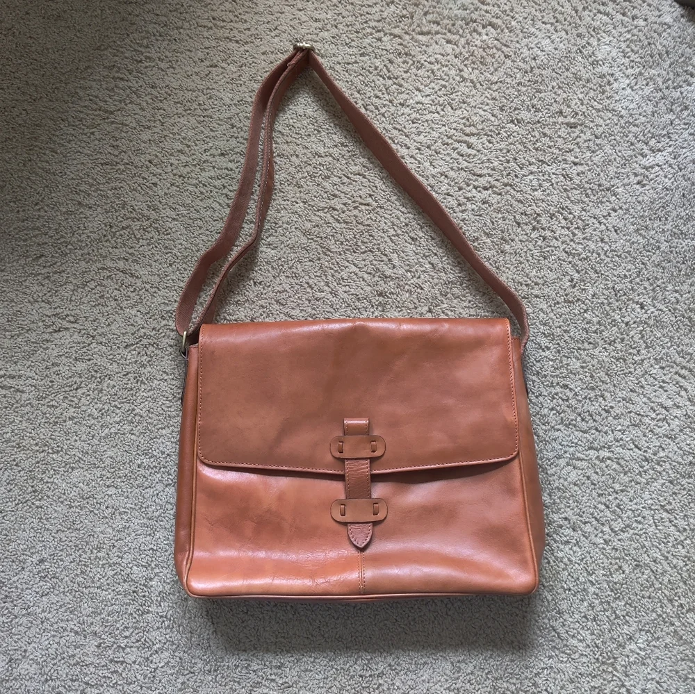NEW The Old Angler Leather Messenger Bag
